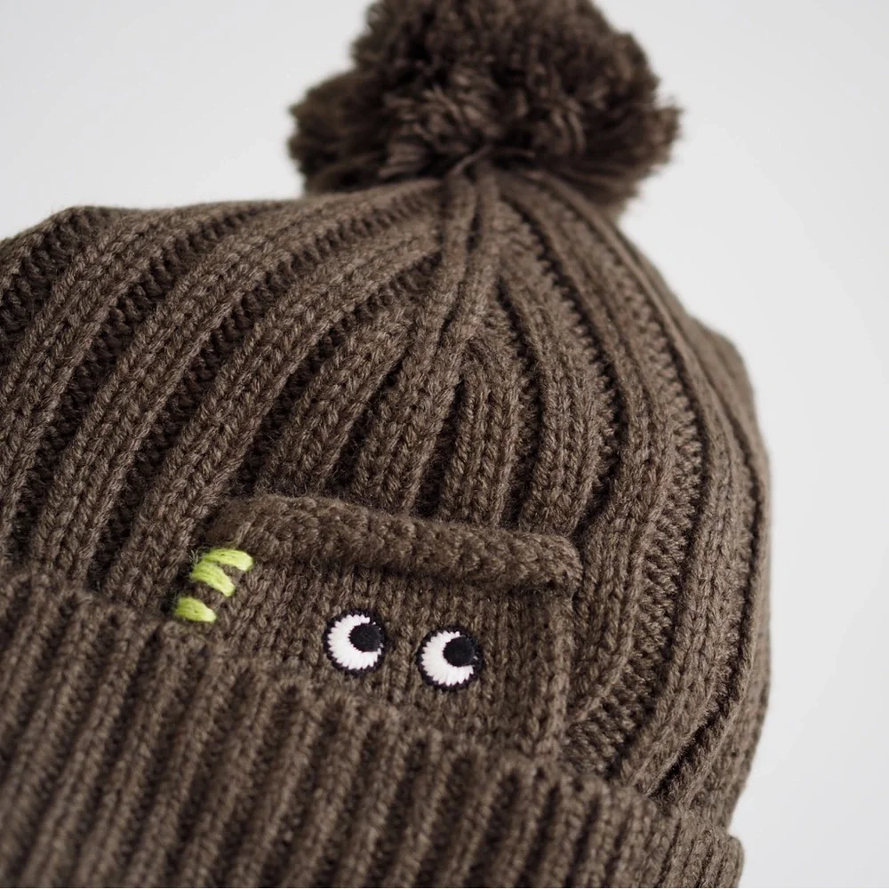 Anya Hindmarch eyes signature logo Uniqlo heattech knit beanie olive - Picture 3 of 8